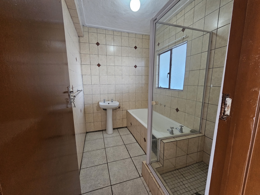 To Let 2 Bedroom Property for Rent in Southernwood Eastern Cape
